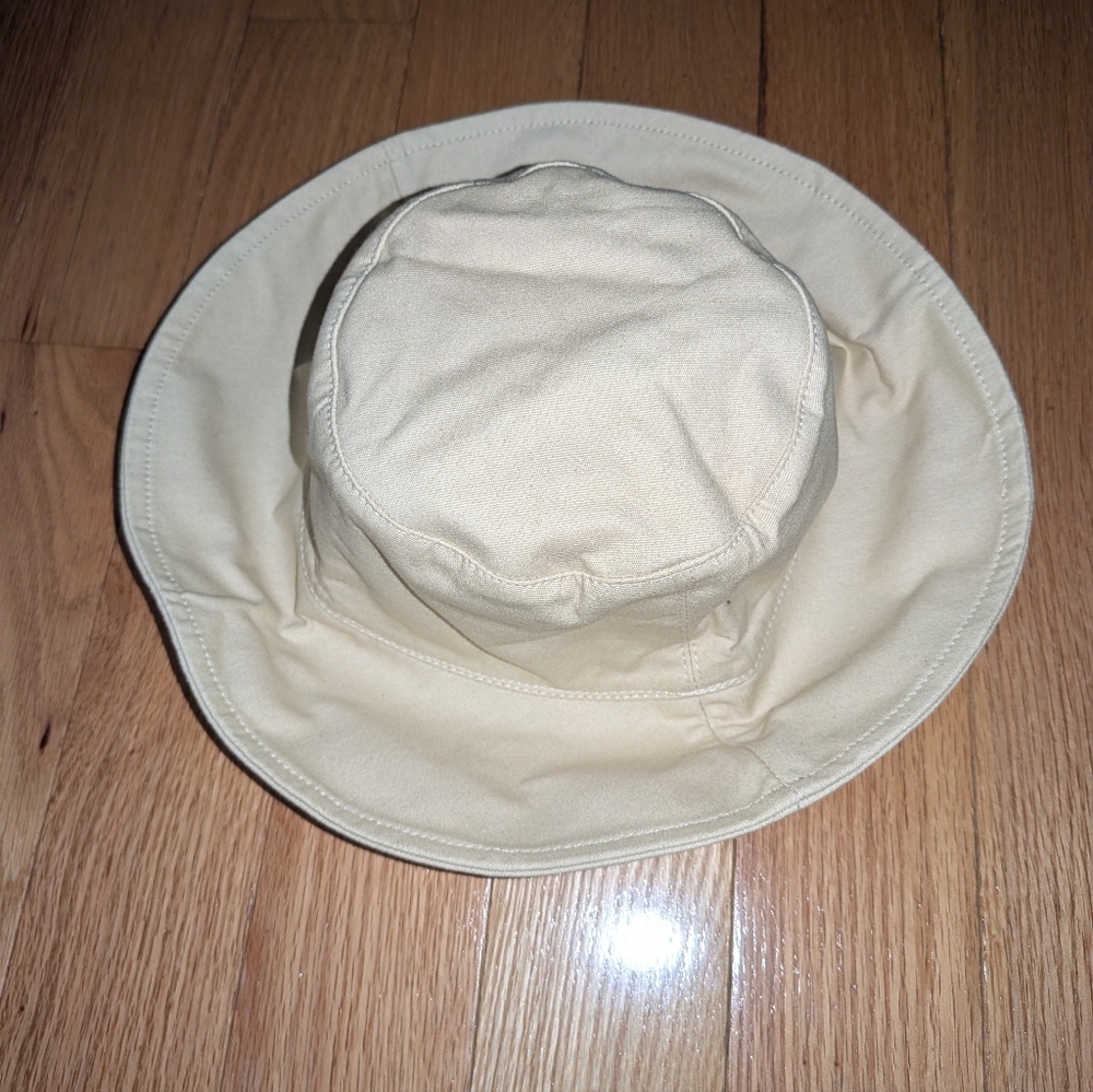 S-3. NWT L*SPACE BUCKET HAT